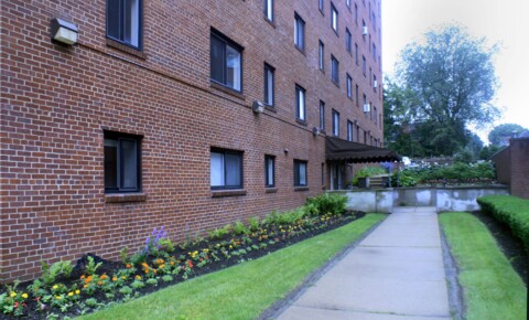 Apartments Near La Roche Centre Towers for La Roche College Students in Pittsburgh, PA