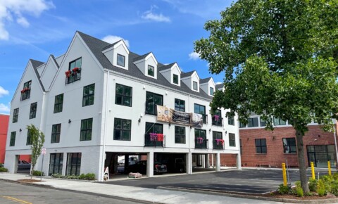 Apartments Near UNH Olive & Court for University of New Haven Students in West Haven, CT