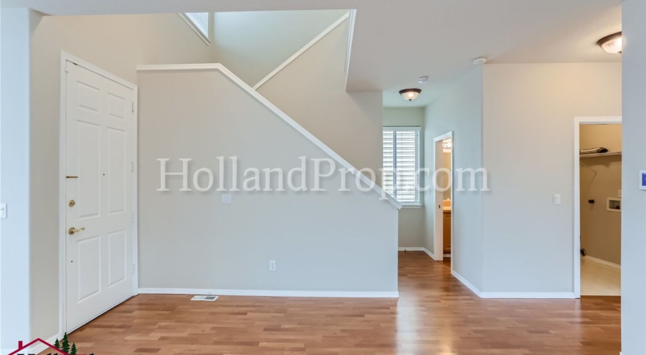 Beautiful Single-Family Home with 2-Car Garage in West Portland!