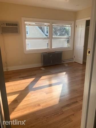 Newly Updated 3 Bedroom Apartment 2nd Floor 2-Family Home/Yonkers