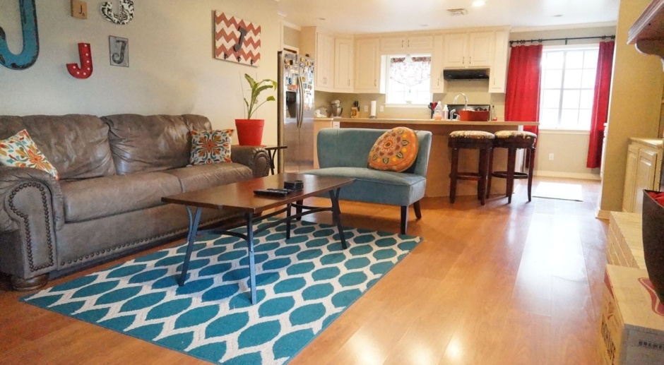 Freshly painted & new flooring 5/2.5, 2,584 sq ft, $2300.00  402 Lowell Crt 