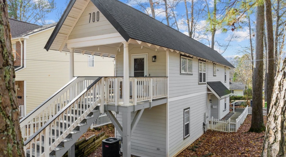 Fully Furnished - Adorable 3 Bedroom House near NC State and Downtown Raleigh - Pet Friendly!