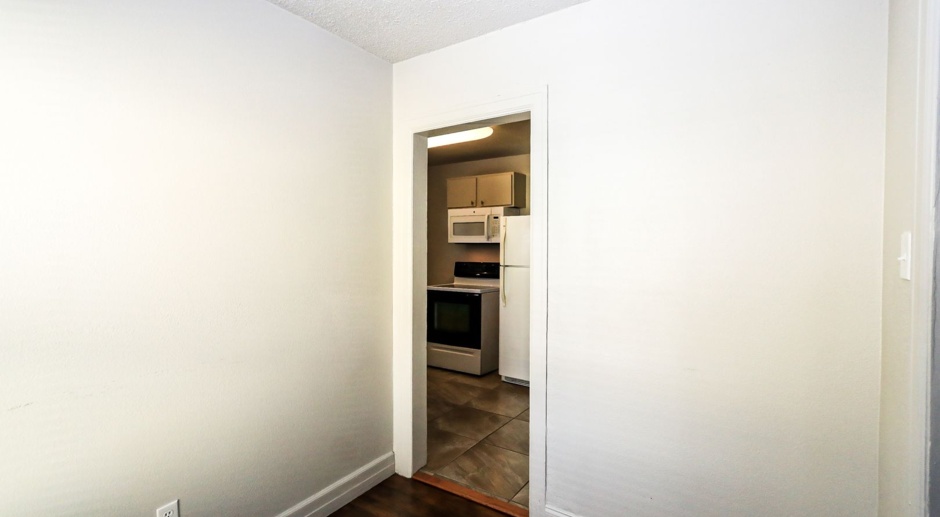 Cute 2 bedroom- Pre-Leasing for August-  With Lawn Service and Alarm!