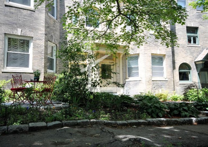 Apartments Near Large 3 bed in Brookline