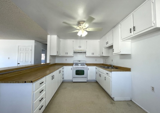 Houses Near AVAILABLE NOW! MOVE IN SPECIAL!! HALF OFF FIRST MONTH'S RENT! Lovely 2 Bedroom / 2 Bath Apartment in Yucca Valley! 