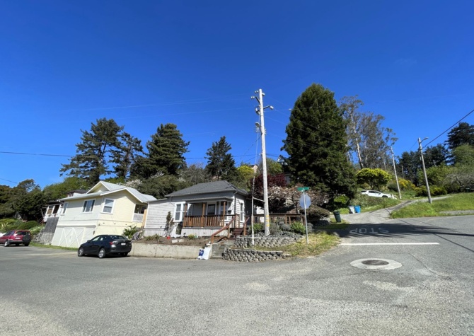Houses Near Pet-friendly, Views of Fortuna and Eel River Valley!
