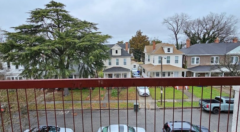 Historical Colonial Apartment Building With an Adorable Available Unit!