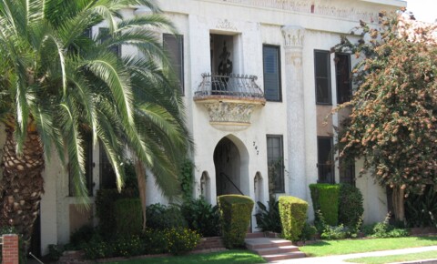 Apartments Near Los Angeles Amasis - Robert Eisenstein  for Los Angeles Students in Los Angeles, CA