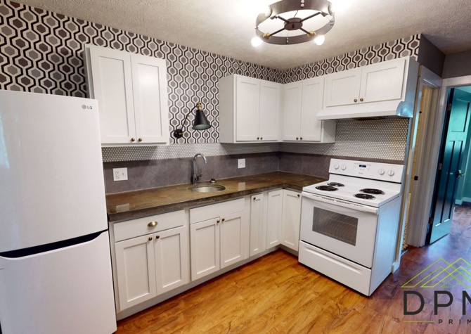 Apartments Near Welcome to 326 E Hillsdale Lansing, MI 48933!!