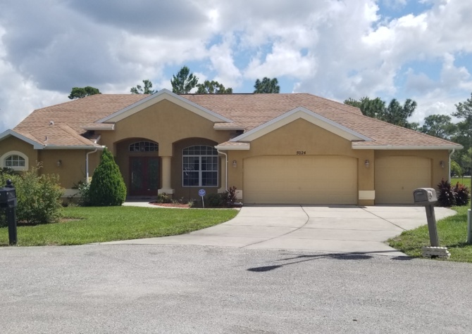 Houses Near Gorgeous 4/3/3/Pool Home located in Spring Hill, FL!