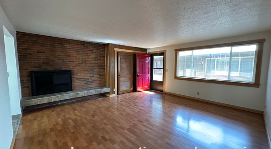 $1,295.00 - SE Cedar Ave - Single level 2 bedroom unit in duplex