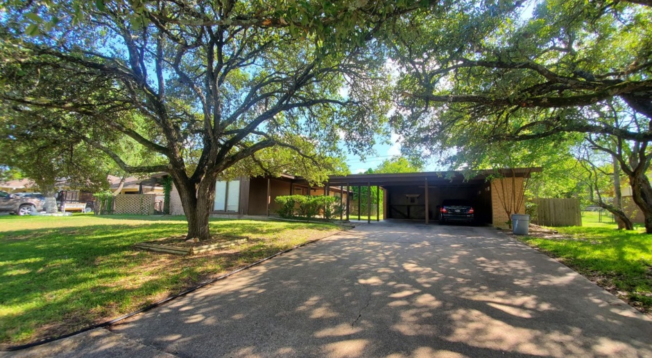 College Station, 3 bedroom / 2 bath house with carport. 