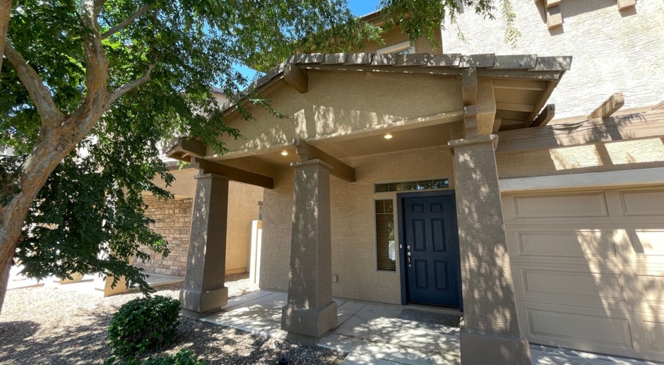 Gorgeous 4 bed, 3 bath home in Spectrum / Gilbert