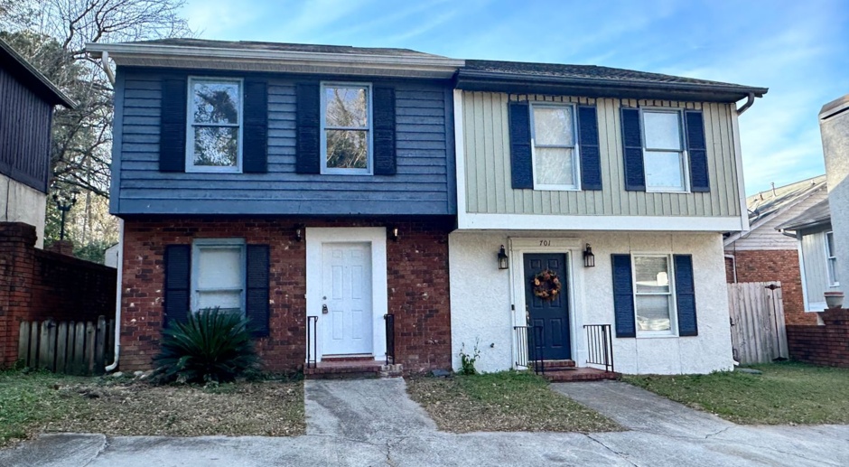 2 bed/2.5 bath updated duplex close to AU and medical district