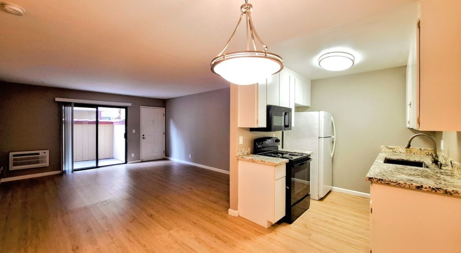 Beautifully Remodeled 1bd Condo With Pool & Caport