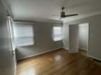 Housing Near SMC Room in 2 bed/1.5 bath spacious, light-filled duplex with private yards