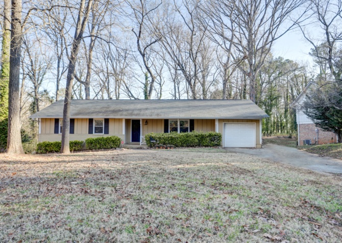 Houses Near 3BR/2BA Charming Ranch in Stone Mountain