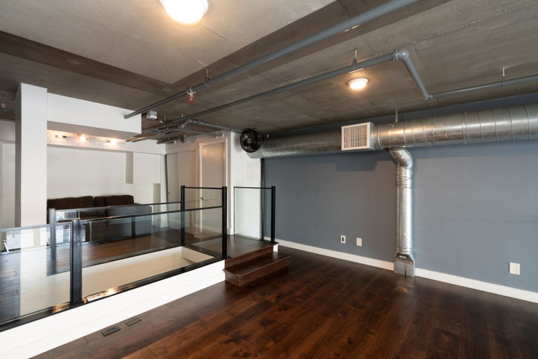 +++ $500 OFF FIRST MONTH'S RENT!! LOOK NO FURTHER STUNNING 1BD LOFT WITH ROOM TO WORK- PET FRIENDLY!!! AMAZING LOCATION !!!