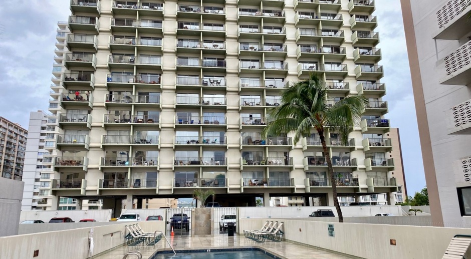 Newly renovated 1 bed/1 bath in the heart of Waikiki