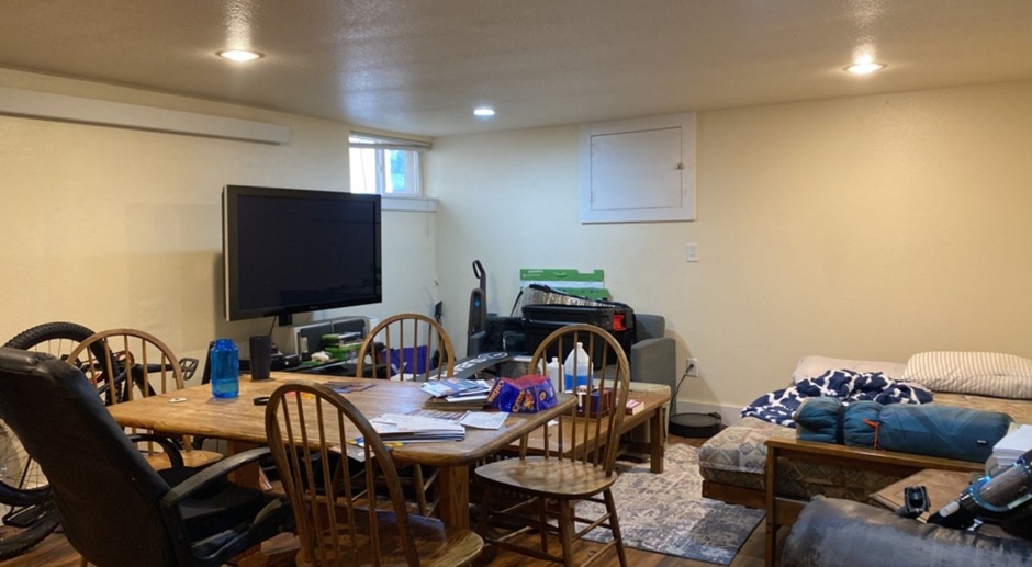 STUDENTS WELCOME! Basement Duplex Apartment in Old Town Ft. Collins!