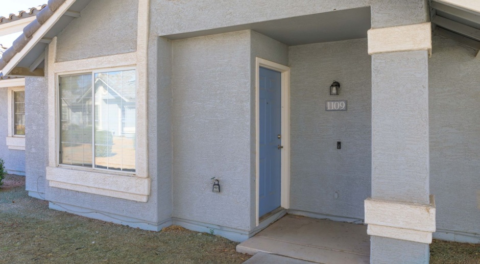 Chandler 3 Bedroom, 2.5 Bath Available Now!