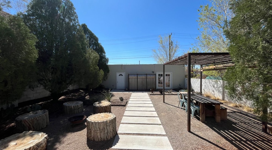 Lovely 3 Bedroom 2 Bathroom Home In Downtown ABQ!