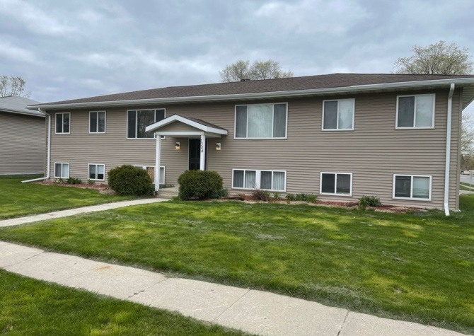 Houses Near 3 bedroom apartment-NW Ames close to Sawyer Elementary-no pet fees 