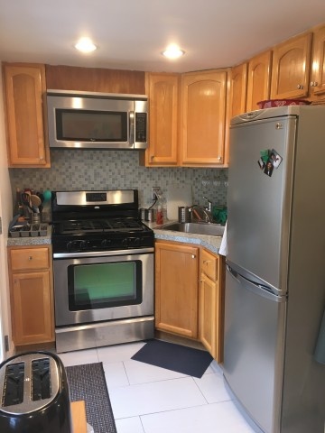 Nice Furnished Townhouse, 10 min from Center City 