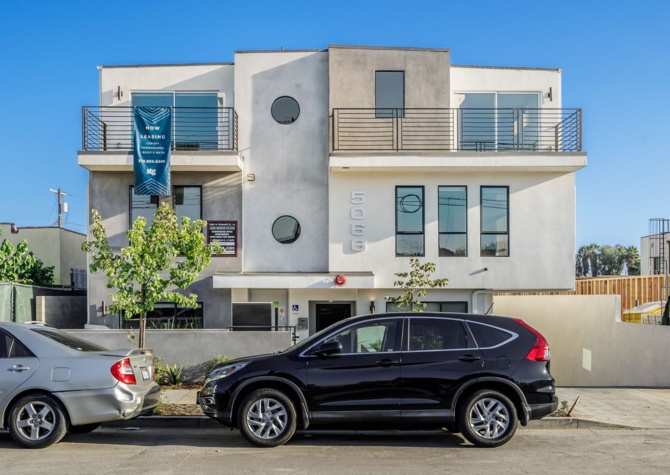 Houses Near Townhouse in East Hollywood w/ Parking & Private Rooftop Deck!