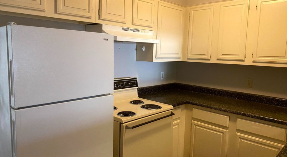 PRELEASE AVAILABLE! 2 BED 2 BATH DUPLEX WITH COVERED PARKING, ON SHUTTLE, PET FRIENDLY