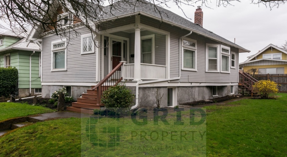 Spacious 4 Bedroom Craftsman Located in the Heart of Sellwood!