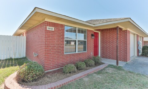 Apartments Near Texas College 16140/16142 Rolling Meadows Dr. for Texas College Students in Tyler, TX