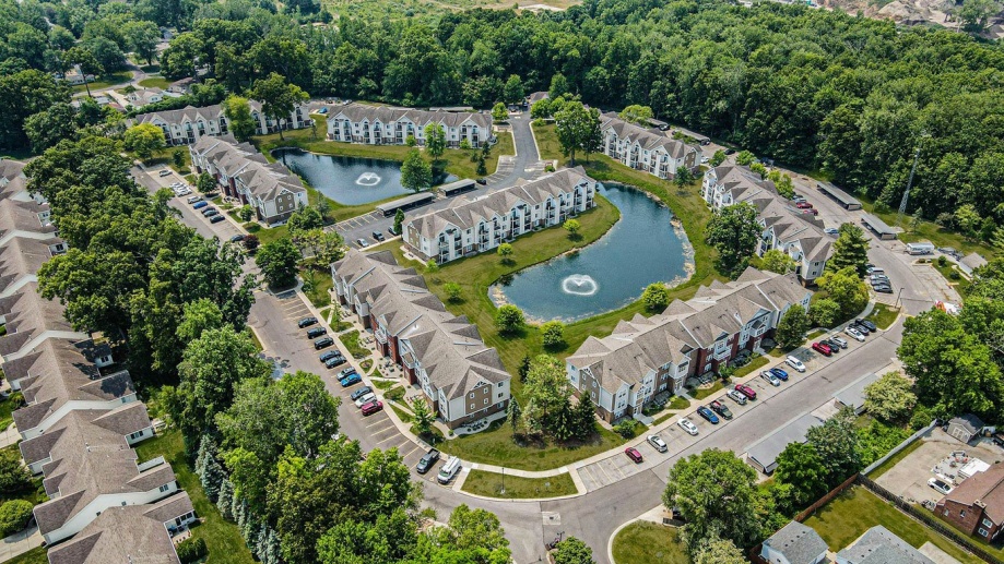 Orchard Lakes Apartments