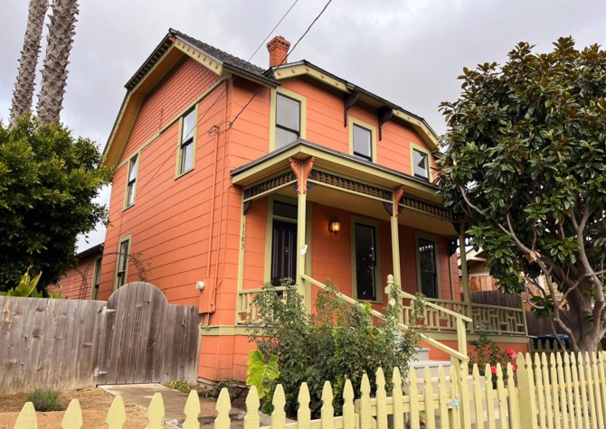 Houses Near Beautiful 3+2 Victorian Home with bonus room in Downtown Ventura
