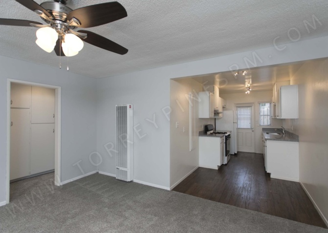 Apartments Near 1BR Close to Garnet Ave in the Heart of Pacific Beach with Parking!