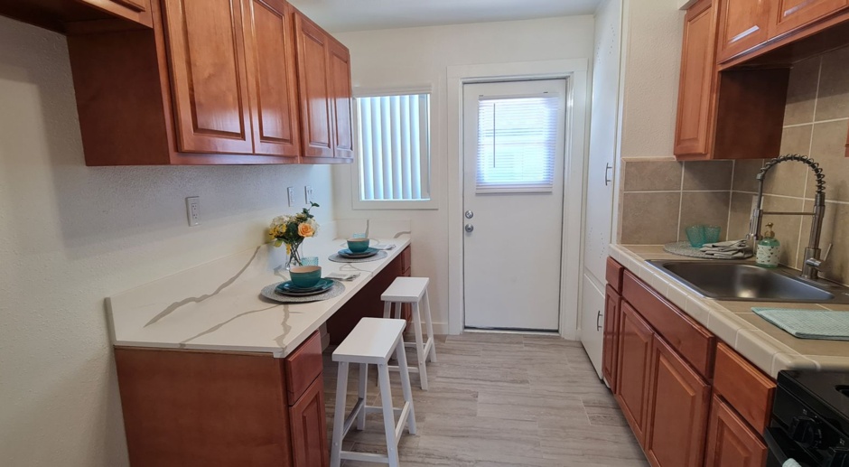 Newly Remodeled 1 Bedroom / Call or text Orlando 657-274-8756 today!