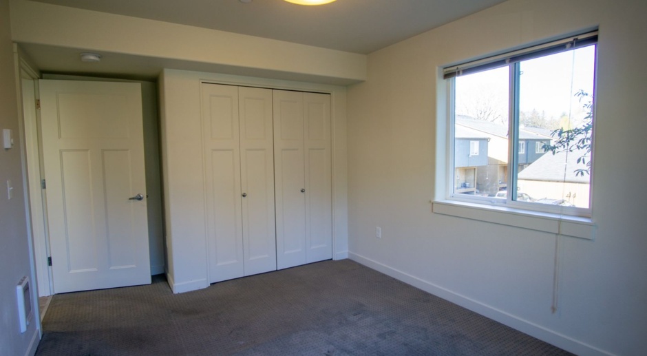Free Rent! Modern 2 Bedroom with DW, W/D, Patio, Parking + Pet OK!