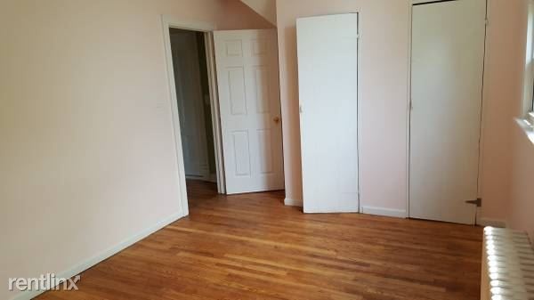 Renovated 2 Bedroom on 3rd Floor of Multi Family Home Located in Yonkers