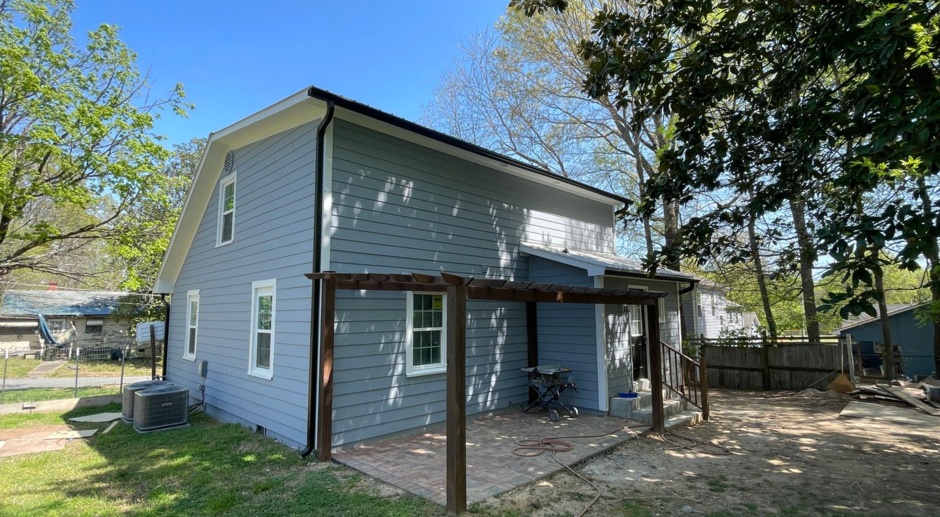 Walk to UNC campus! Newly Updated 4br 4ba house on the Northside! Available May 2024
