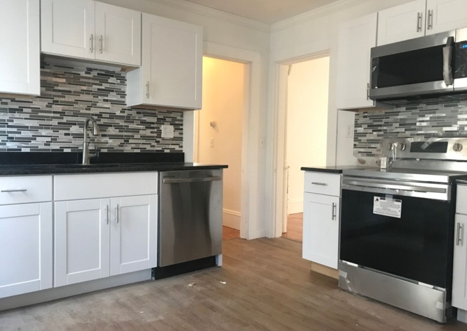 Houses Near Amazing 3 bed with in-unit laundry!