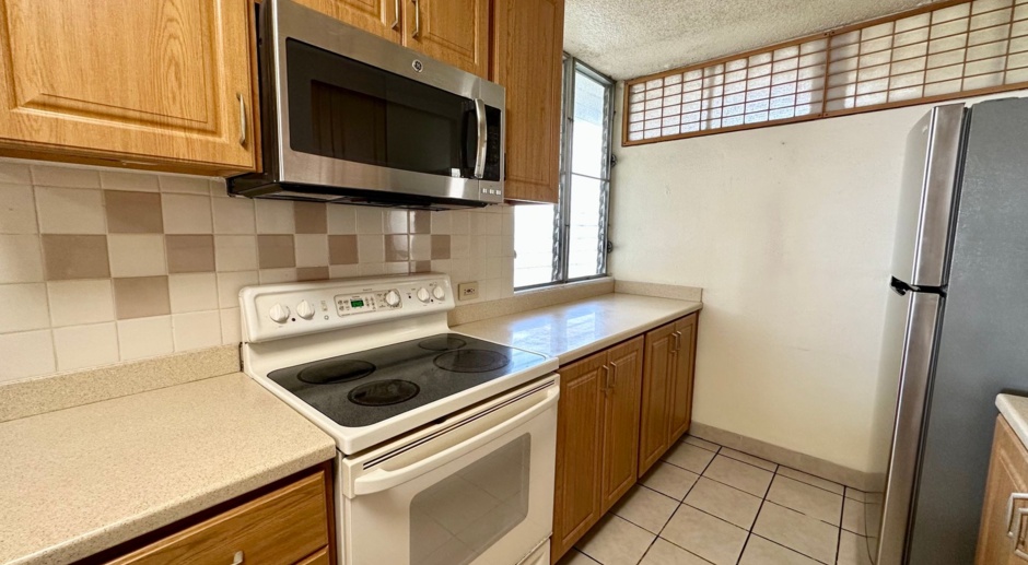 Available NOW - Ideally Located 2 Bedroom, 1.5 Bath, with 1 Assigned Parking and Storage in Waikiki 