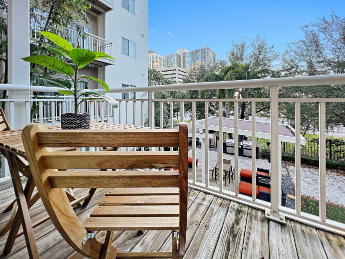 Pierhouse Channelside #4-212 (Month to Month, Fully Furnished) 