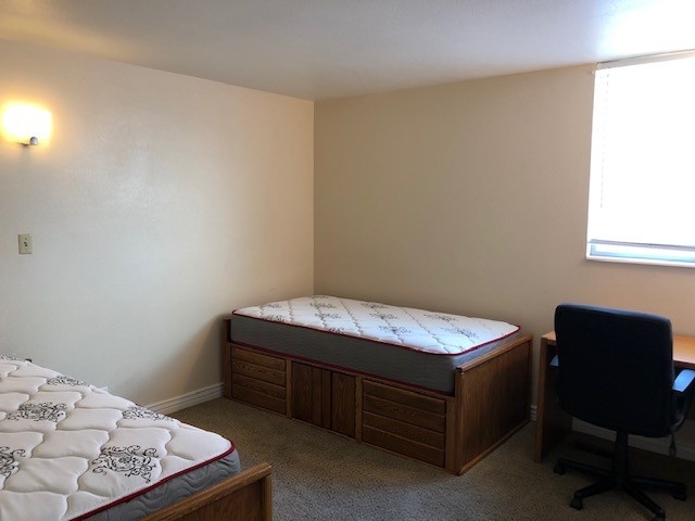 Men's Shared Room Close to BYU - HUGE DISCOUNT TO JUST $154/month!!  WOW!