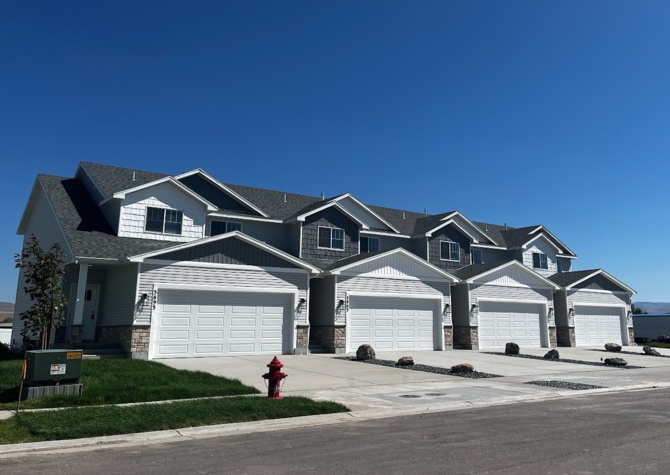 Houses Near NEW 2023 Townhome 4 BEDROOMS 
