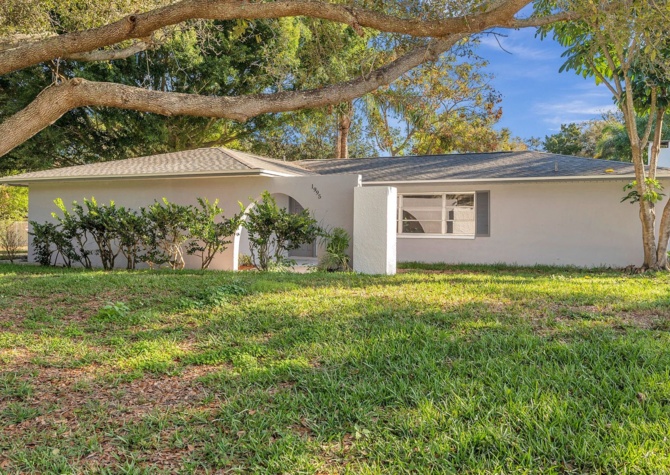 Houses Near Meticulously renovated 3 bedroom, 2 bath home in Clearwater