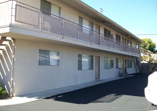 Apartments Near 626 E. Foothill Boulevard
