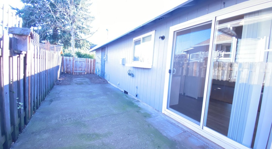 2 Bedroom House with Fenced in Back Yard! 