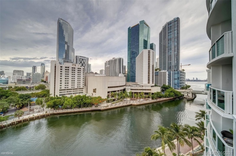 Brickell On The River