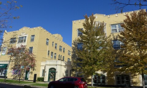 Apartments Near NEIU Lamon Courts Apartments for Northeastern Illinois University Students in Chicago, IL