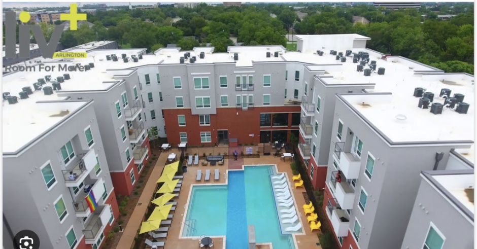 Shared Apartment Sublease available (Arlington)